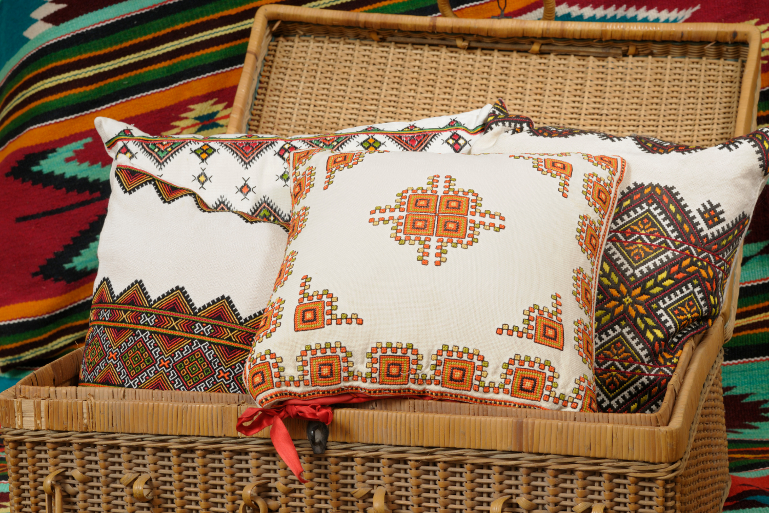 broderie_sur_coussin_artisanale